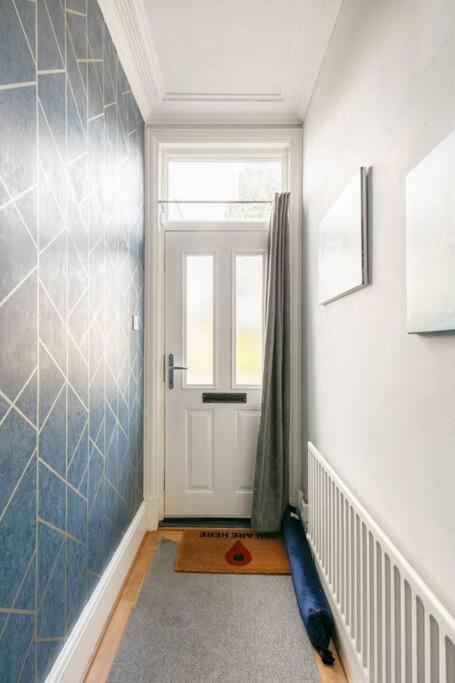 Atrium House Guest House Hazel Grove Dış mekan fotoğraf